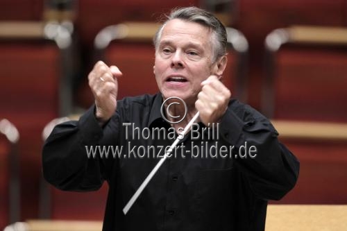 Lettischer Dirigent Mariss Jansons leitet das Königliches Concertgebouworchester Amsterdam in der Philharmonie Köln (© Thomas Brill)