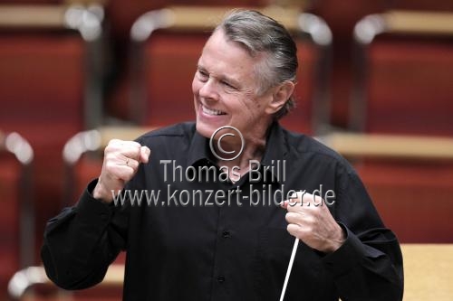 Lettischer Dirigent Mariss Jansons leitet das Königliches Concertgebouworchester Amsterdam in der Philharmonie Köln (&copy; Thomas Brill)