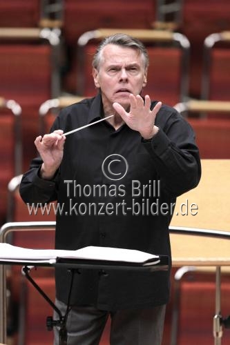 Lettischer Dirigent Mariss Jansons leitet das Königliches Concertgebouworchester Amsterdam in der Philharmonie Köln (&copy; Thomas Brill)