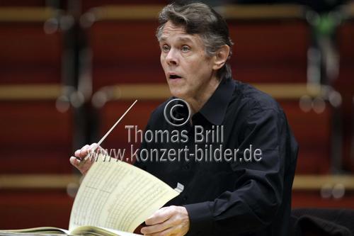Lettischer Dirigent Mariss Jansons leitet das Symphonieorchester des Bayerischen Rundfunks in der Philharmonie Köln (© Thomas Brill)