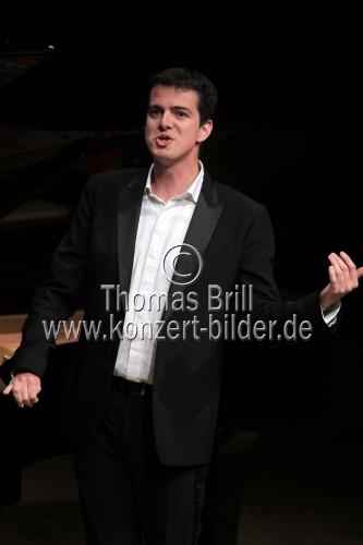Französischer Countertenor Philippe Jaroussky  gastiert in Begleitung des französischen Pianisten Jérôme Ducros auf seiner 