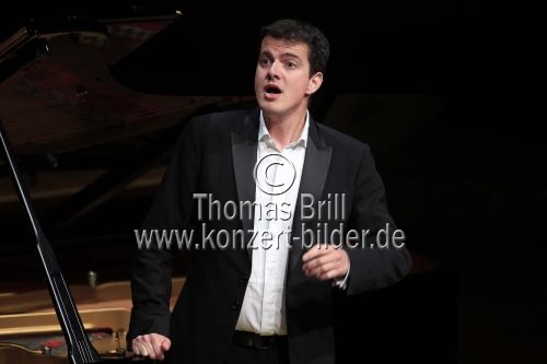 Französischer Countertenor Philippe Jaroussky  gastiert in Begleitung des französischen Pianisten Jérôme Ducros auf seiner 
