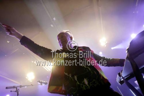 Britische Sänger Howard Jones gastiert auf seiner 