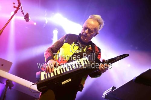 Britische Sänger Howard Jones gastiert auf seiner 