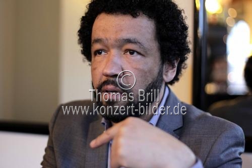 Deutsche Comedian und Buchautor Marius Jung im Interview über sein neues Buch 