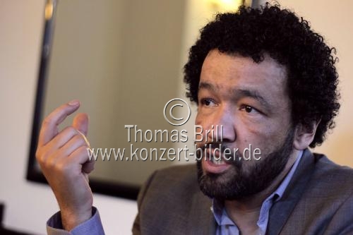 Deutsche Comedian und Buchautor Marius Jung im Interview über sein neues Buch 