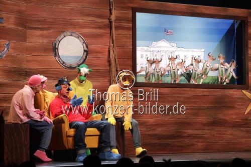 Günter Ottemeier, Anne Rixmann, Doris Dietzold, Doro Egelhaaf und Martina Klinke spielen das Stück 