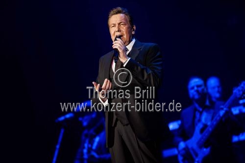 Deutscher Schlagersänger Roland Kaiser gastierte auf seiner 