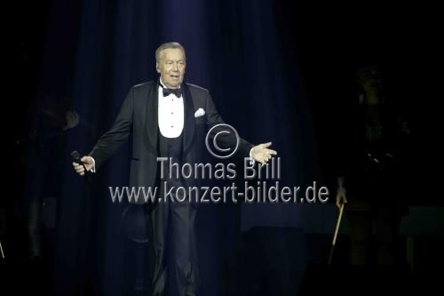 Deutscher Schlagersänger Roland Kaiser gastierte auf seiner 