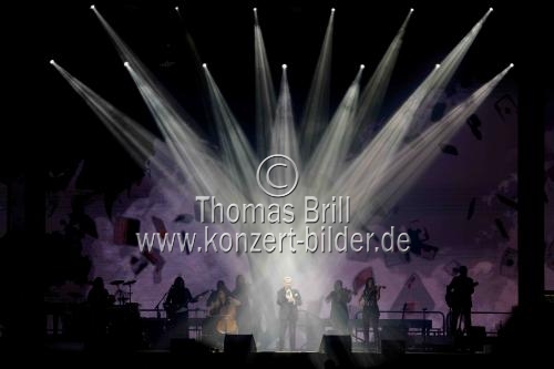 Deutscher Schlagersänger Roland Kaiser gastierte auf seiner 