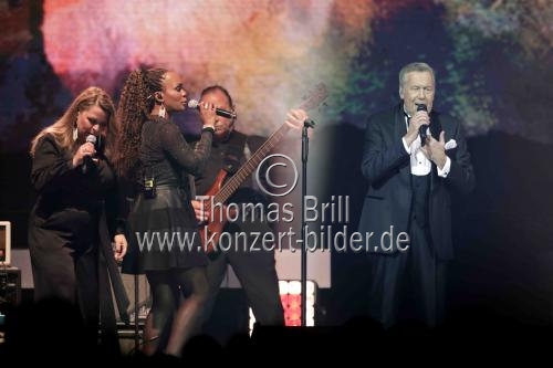 Deutscher Schlagersänger Roland Kaiser gastierte auf seiner 