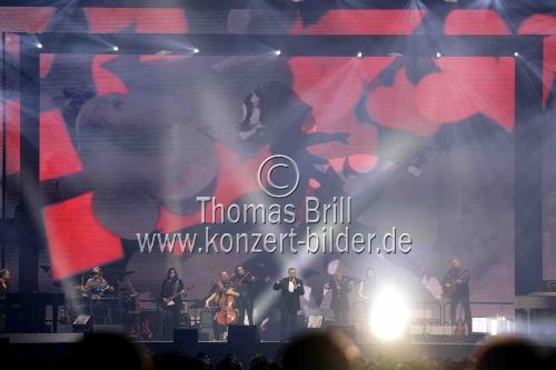 Deutscher Schlagersänger Roland Kaiser gastierte auf seiner 