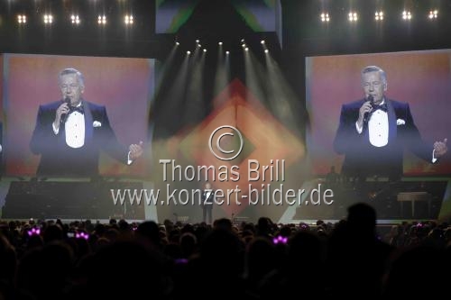 Deutscher Schlagersänger Roland Kaiser gastierte auf seiner 