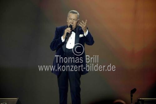 Deutscher Schlagersänger Roland Kaiser gastierte auf seiner 