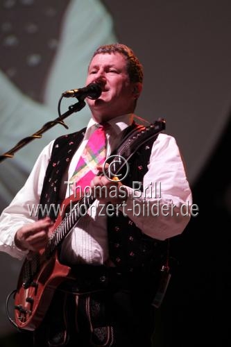 Südtiroler Volksmusikgruppe Kastelruther Spatzen gastieren auf ihrer 