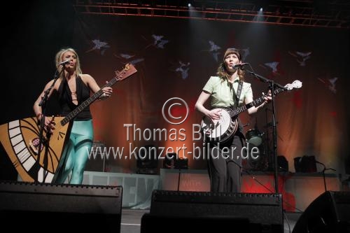 Norwegische Folk-Band Katzenjammer gastiert auf ihrer 