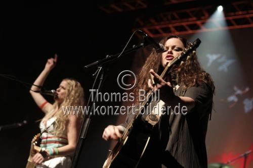 Norwegische Folk-Band Katzenjammer gastiert auf ihrer 