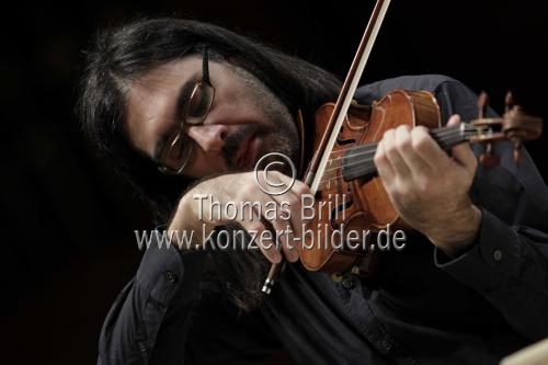 Griechische Violinist Leonidas Kavakos gastiert in Begleitung des italienischen Pianisten Enrico Pace in der Philharmonie Köln (© Thomas Brill)