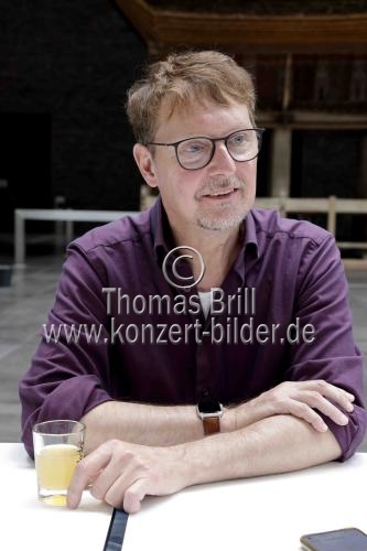 Deutsche Schriftsteller Stefan Keller im Interview bezüglich seines neuen Sachbuchs 