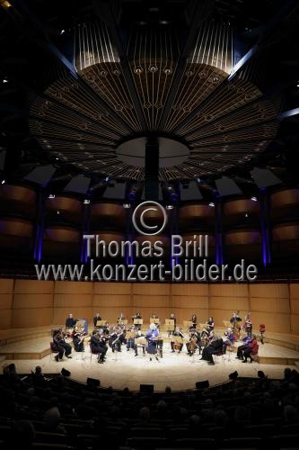 Deutsche Sopranistin Simone Kermes gastiert in Begleitung des Concerto Köln unter der Leitung des des Konzertmeisters Emilio Percan mit dem Programm 