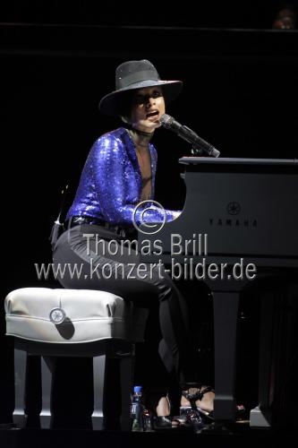 Amerikanische Pop-, Soul- und R&B-Sängerin Alicia Keys gastiert auf ihrer 