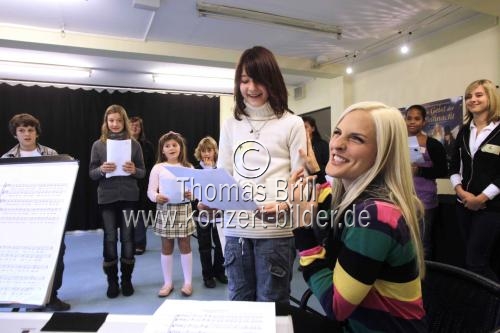 Kindercasting für das Musical Vom Geist der Weihnacht mit der No Angels-Sängerin Sandy Mölling im Musical Dome Köln (© Thomas Brill)