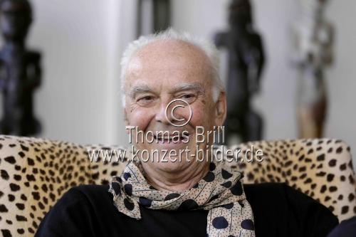 Deutsche Künstler Jürgen Klauke in seinem Atelier Köln (© Thomas Brill)