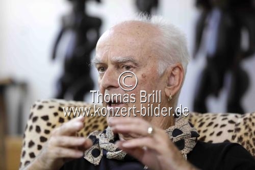 Deutsche Künstler Jürgen Klauke in seinem Atelier Köln (© Thomas Brill)