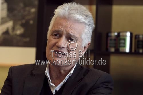 Deutsche Journalist Guido Knopp und der Programmgeschäftsführer des Ereignis- und Dokumentationskanals Phoenix Michael Hirz im Interview über den phoenix-Programmschwerpunkt „Rätsel RAF-Terror“ im Hotel Hilton Köln (© Thomas Brill)