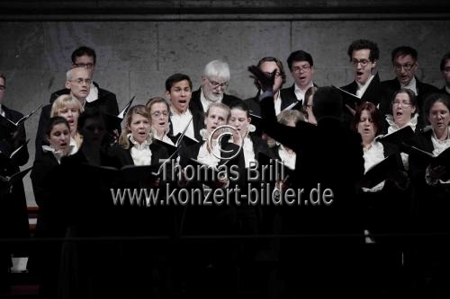 Deutsche Organist Winfried Bönig und Sängerin Elvira Bill gastieren in Begleitung des Vokalensemble Kölner Dom unter der Leitung von Eberhard Metternich anlässlich des 100. Todestag vom Max Reger im Dom zu Köln (© Thomas Brill)