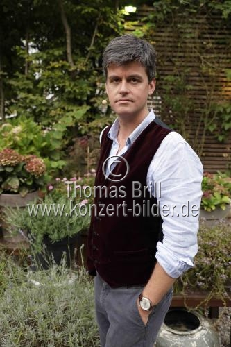 Französische Philosoph Gaspard Koenig diskutiert mit dem Chefredakteur des Philosophie Magazin Dr. Wolfram Eilenberger über 