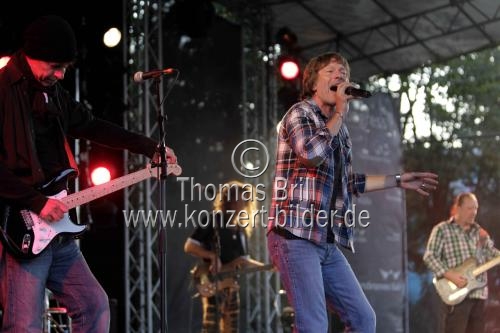 Kölner Sänger Gerd Köster gastiert mit Frank Hocker und Band Open Air am Tanzbrunnen Köln (© Thomas Brill)