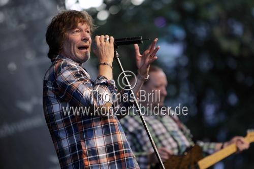 Kölner Sänger Gerd Köster gastiert mit Frank Hocker und Band Open Air am Tanzbrunnen Köln (© Thomas Brill)