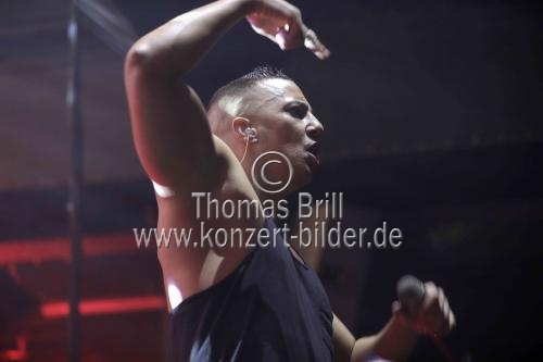 Deutsche Rapper Felix Blume alias Kollegah und Farid Hamed El Abdellaoui alias Farid Bang gastieren auf ihrer 