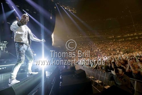 Deutsche Rapper Maximilian Diehn alias Kontra K gastiert auf seiner „Die letzten Wölfe