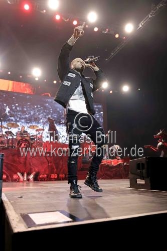 Deutsche Rapper Maximilian Tibor Albert Diehn alias Kontra K gastiert auf seiner „Der Sonne entgegen