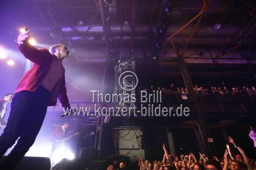 Deutsche Indie-Rap-Musikgruppe Kraftklub gastiert auf ihrer 