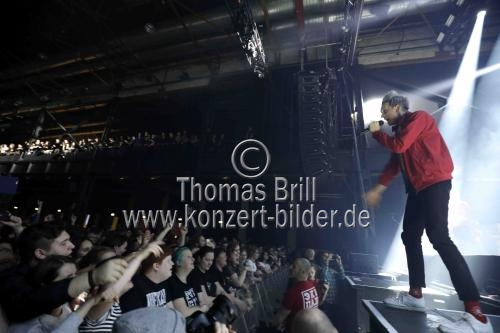 Deutsche Indie-Rap-Musikgruppe Kraftklub gastiert auf ihrer 