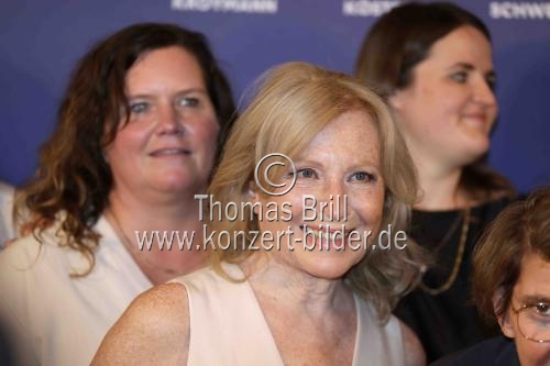 Premiere für „Was haben wir gelacht“ mit Hella von Sinnen, Esther Schweins, Maren Kroymann, Gaby Köster, Bettina Böttinger, den Regisseurinnen Eva Müller & Isabel Schneider sowie Produzentim Uschi Feldges im Filmpalsat Köln (&copy; Thomas Brill)