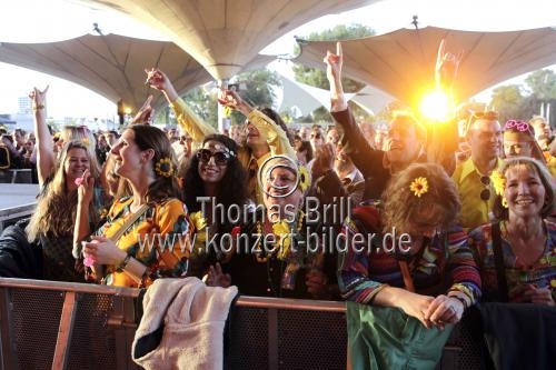 Deutsche Schlagersänger Dieter Thomas Kuhn gastiert mit seiner Band auf seiner 
