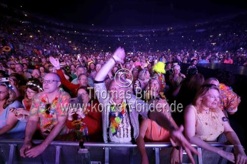 Deutsche Schlagersänger Dieter Thomas Kuhn gastiert mit seiner Band auf seiner 