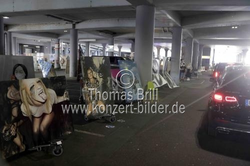 Das Kulturprojekt „Nachtbrötchen“ gastiert am 12. und 13. Juni 2021 im Parkhaus P1 des Flughafen Köln/Bonn (&copy; Thomas Brill)