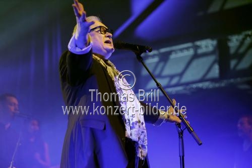 Deutscher Rocksänger Heinz Rudolf Kunze gastiert mit Verstärkung auf seiner 