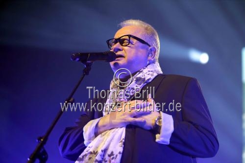 Deutscher Rocksänger Heinz Rudolf Kunze gastiert mit Verstärkung auf seiner 