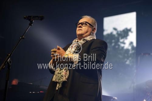 Deutscher Rocksänger Heinz Rudolf Kunze gastiert mit Verstärkung auf seiner 