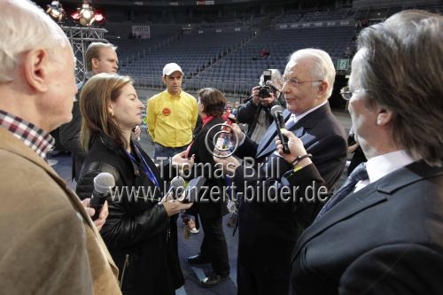 Öffentlichen Pressekonferenz 50 Jahre Lachende Kölnarena in der Lanxess-Arena Köln (© Thomas Brill)