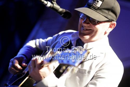 Amerikanische Alternative-Country-Band Lambchop gastiert mit ihrem Sänger Kurt Wagner auf ihrer 