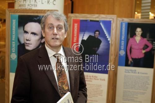 Intendant Louwrens Langevoort stellte auf der Jahrespressekonferenz die Konzertreihen und Projekte der Saison 2009/2010 vor in der Philharmonie Köln (&copy; Thomas Brill)