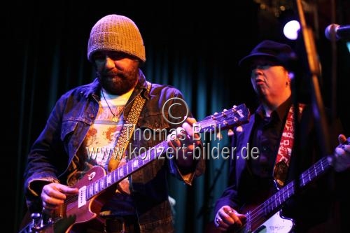 Kanadische Musiker Daniel Lanois gastiert mit seiner Band Black Dub auf seiner 