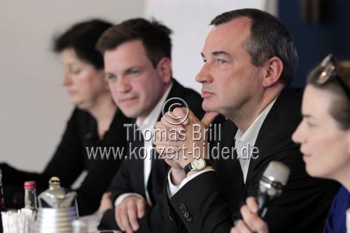 Uwe Eric Laufenberg, Tobias Werner, Birgit Meyer und Elena Tzavara bei der Jahrespressekonferenz der Oper Köln im Opernhaus Köln (&copy; Thomas Brill)